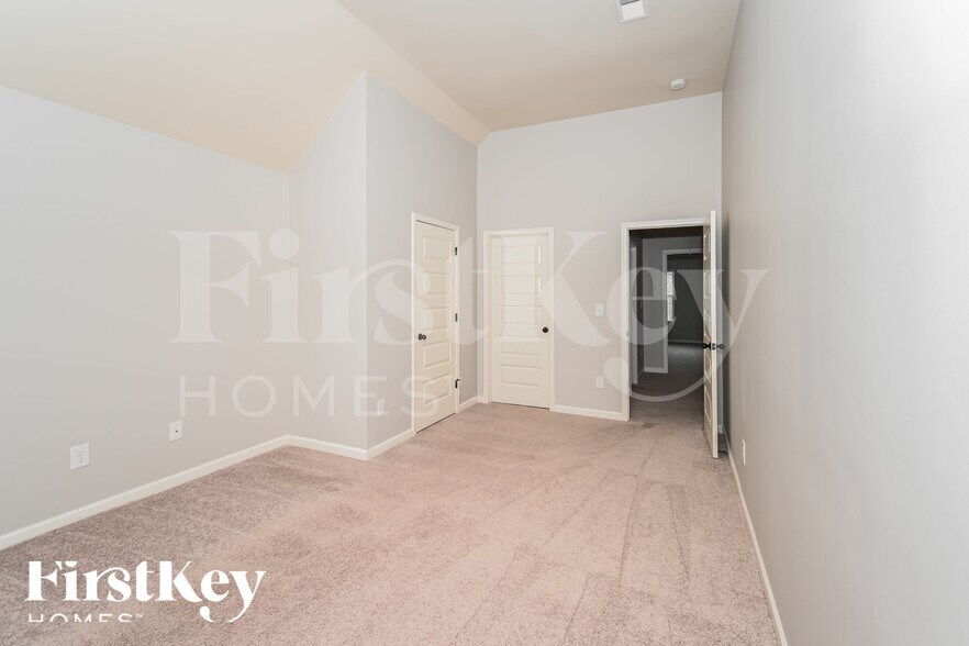 Building Photo - 1087 Sly Fox Run