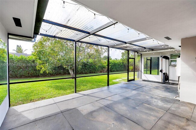 Building Photo - 13540 SW 98th Ct