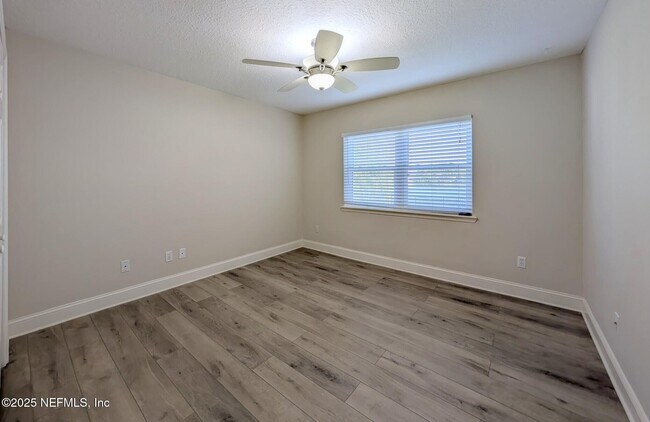 Building Photo - 128 Summer Tree Ct