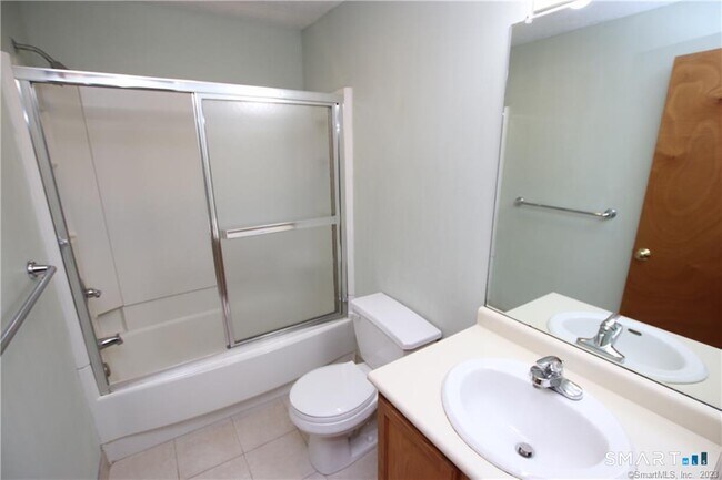 Building Photo - 2 Mulberry Ln