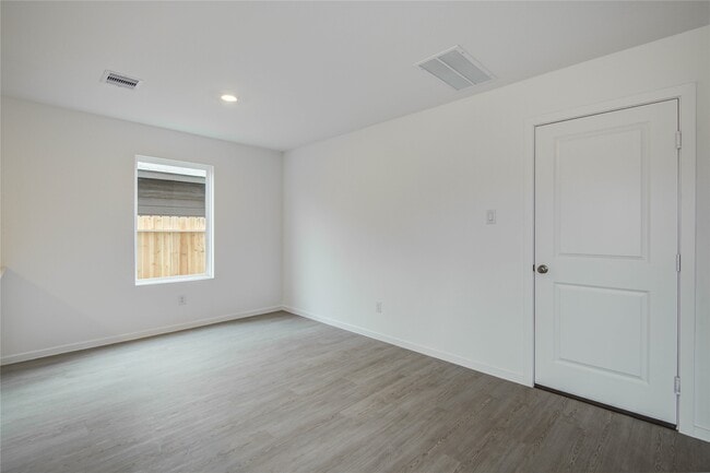 Building Photo - 19747 US-59