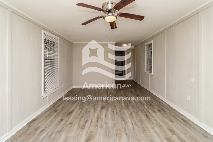 Building Photo - 335 E Ridgeway St