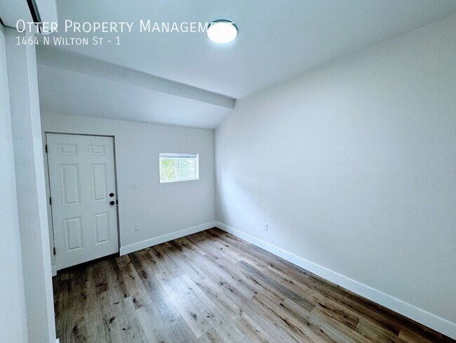 Building Photo - 1464 N Wilton St