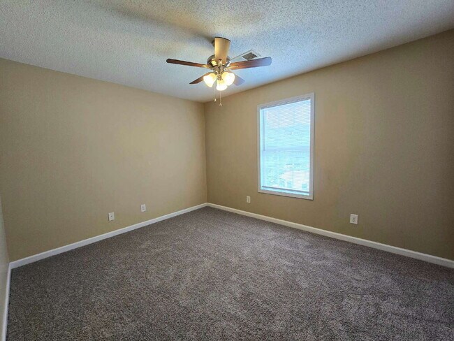 Building Photo - 541B PATRIOT PARK CT, CLARKSVILLE, TN 37042