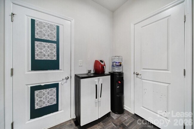 Building Photo - 6710 Carradale Way