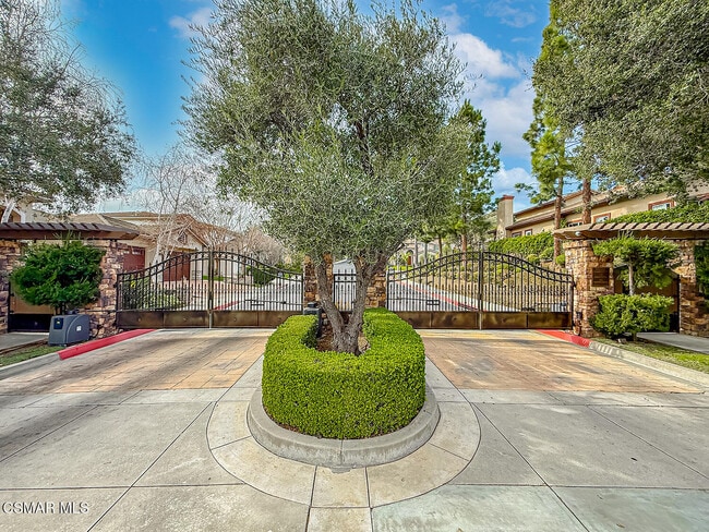 Building Photo - 780 Paseo De Leon