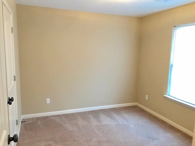 Building Photo - 10042 Branley Oak Dr