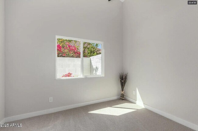 Building Photo - 10934 E Becker Ln