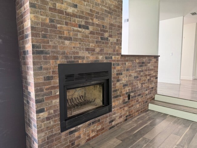 Building Photo - Gorgeous 2 bedroom 2 bath duplex in the trees