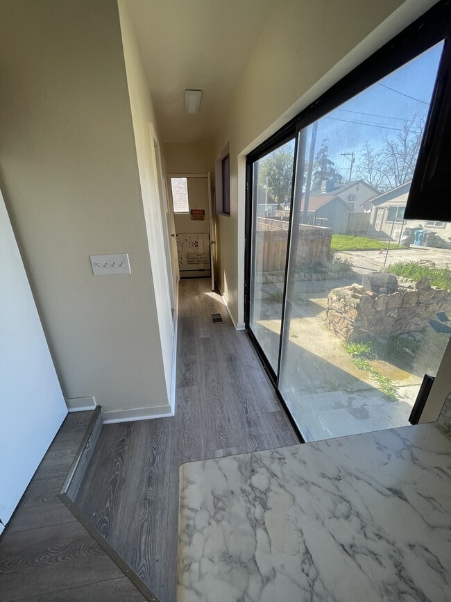 Building Photo - 1316 H St