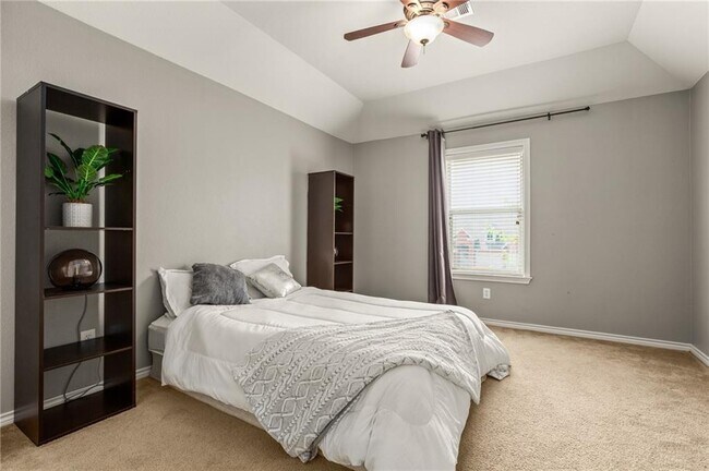 Building Photo - 2800 Mission Tejas Dr