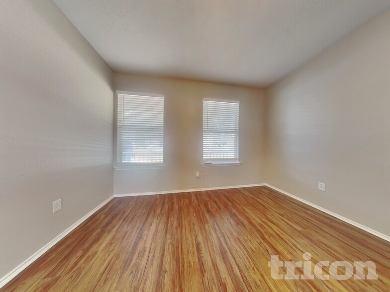 Building Photo - 16783 Fallen Timbers Dr