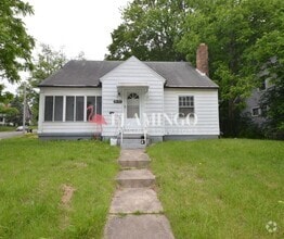 Building Photo - 2101 Riverside Dr