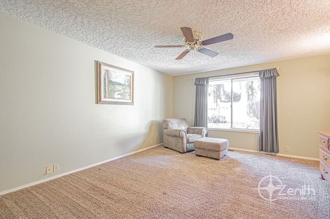 Building Photo - 12018 SE 17th St