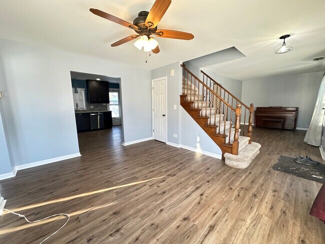 Building Photo - 33351 N Park St