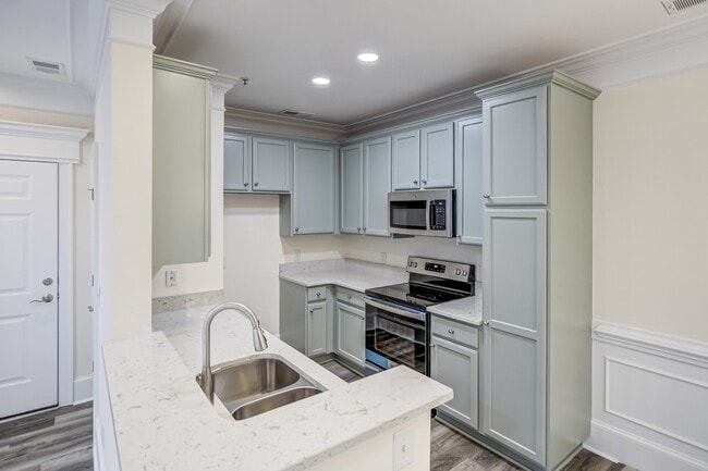 Kitchen-New Refig/Fr added - 901 Canenaugh Dr