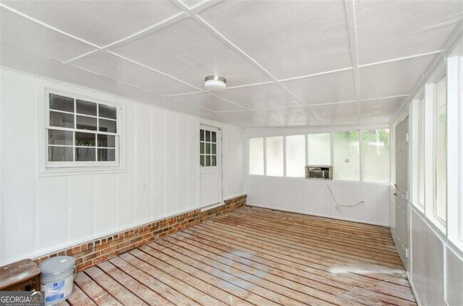 Building Photo - 2923 Bicentennial Dr SW