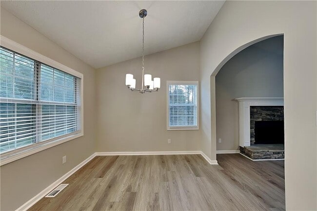 Building Photo - 6161 Longwood Chase