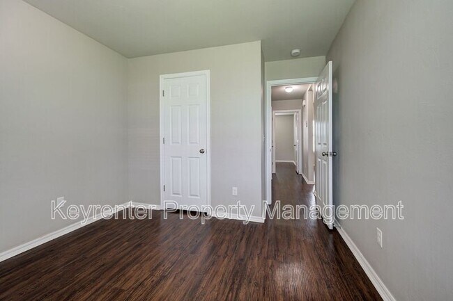 Building Photo - 3533 SE 94th St