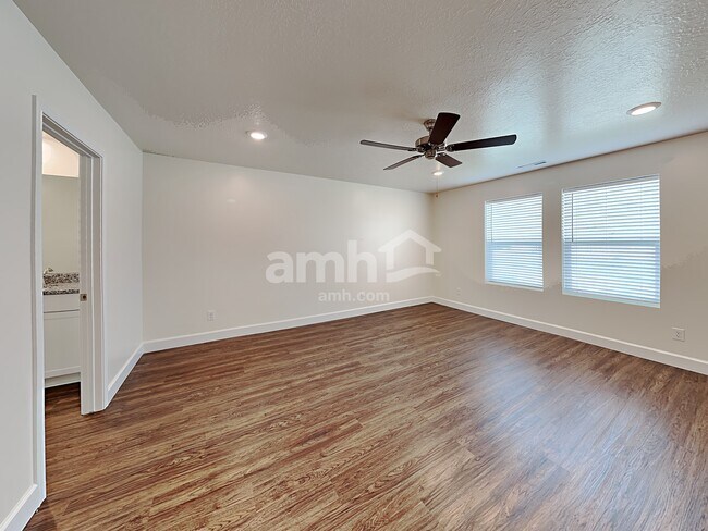 Building Photo - 1184 N Wagon Way