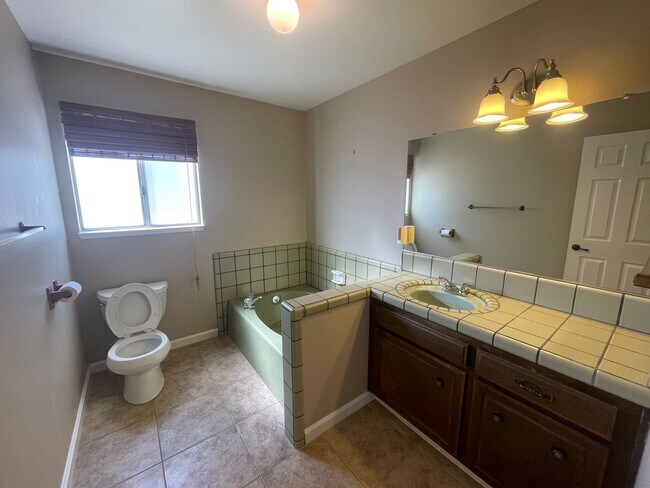 Building Photo - Single story located in East Modesto neigh...