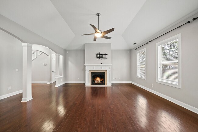 Building Photo - 3532 Bunting Dr