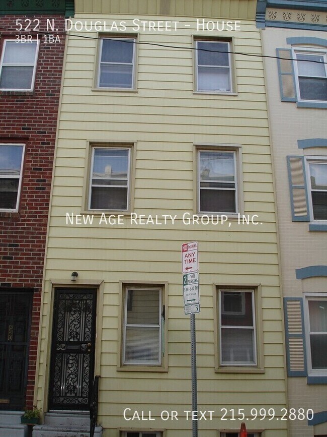 Primary Photo - 522 N Douglas St