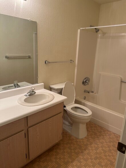 Building Photo - 2044 Mesquite Ln