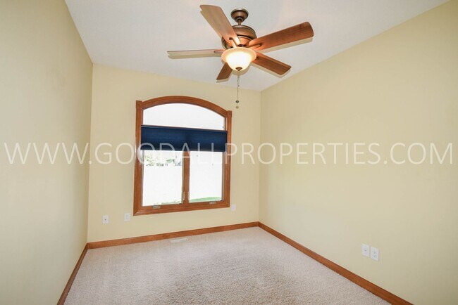 Building Photo - Beautiful 4 Bedroom in Waukee