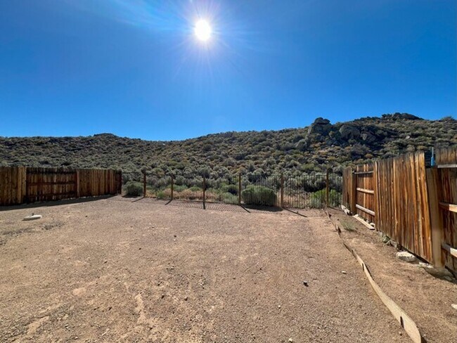 Building Photo - North Valley Four Bedroom Home