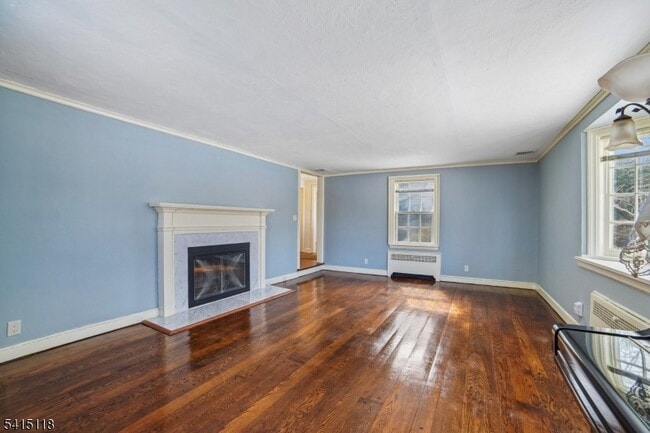 Building Photo - 10 Great Hills Terrace