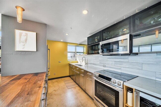 Building Photo - 7929 West Dr