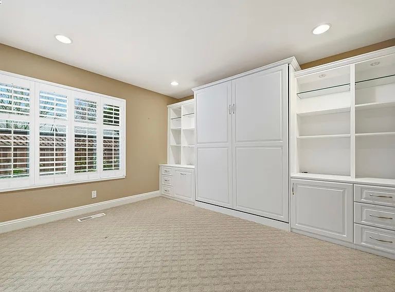 Building Photo - 66 Oakridge Ct