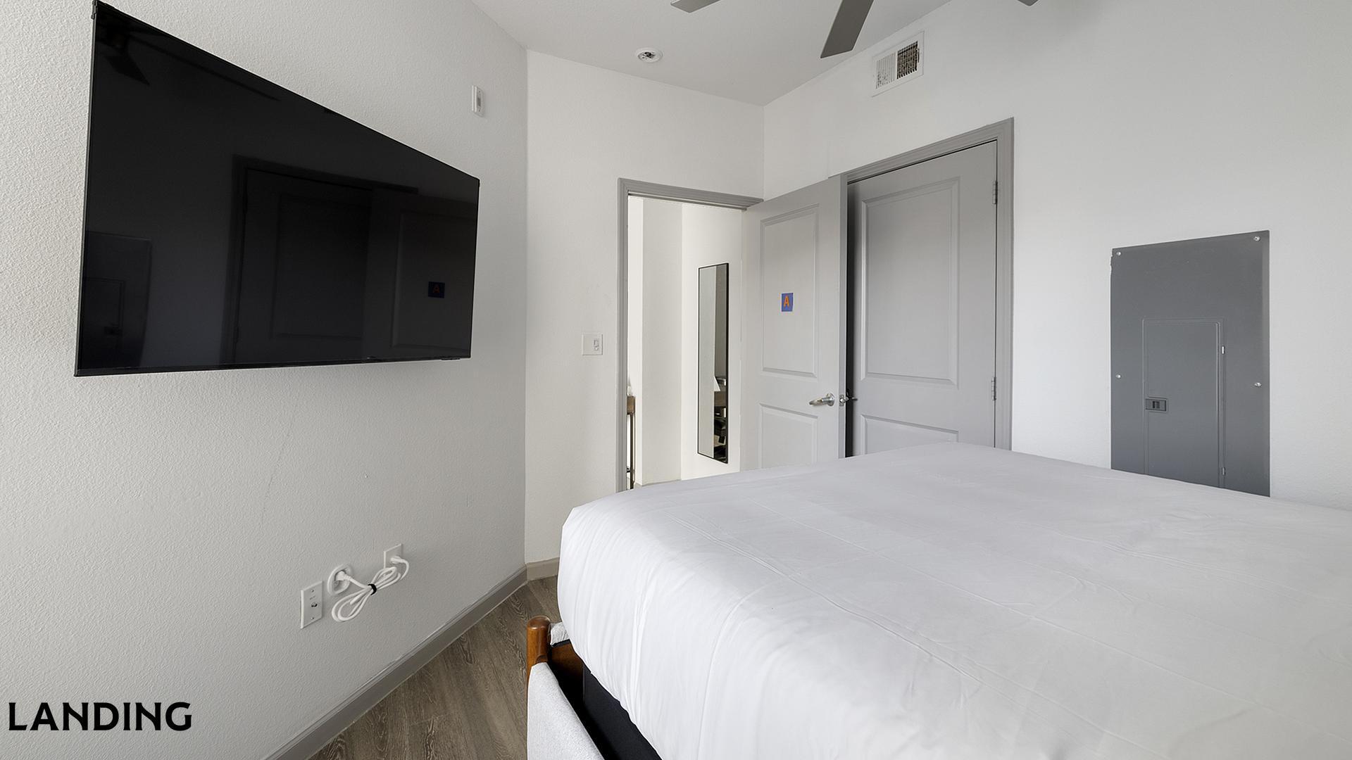 Building Photo - 1001 S Center St