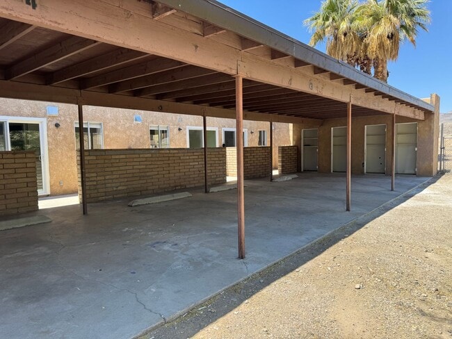 Building Photo - MOVE IN SPECIAL FIRST MONTH 1/2 OFF 2BD/1.5BA Two-Story Condo – Bullhead City | $1,150/Month