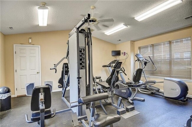 Building Photo - Ghent on the Square