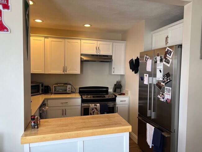 Building Photo - 56 Humphrey St