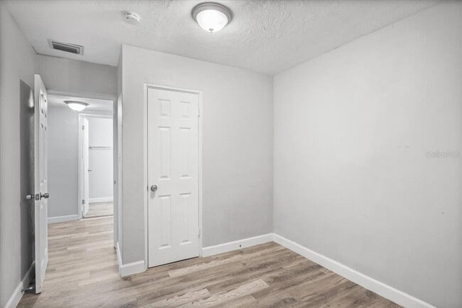 Building Photo - 900 N Denning Dr