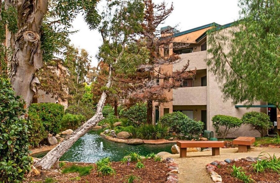 Building Photo - 9705 Mesa Springs Way