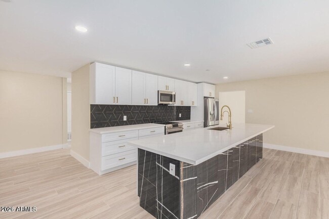 Building Photo - 2220 N 66th St