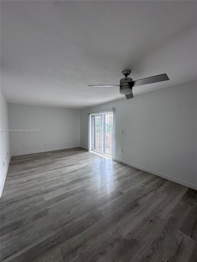 Building Photo - 6090 W Flagler St