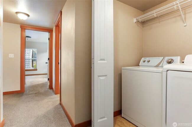 Building Photo - 3Bd/2.5Ba Seattle Townhome