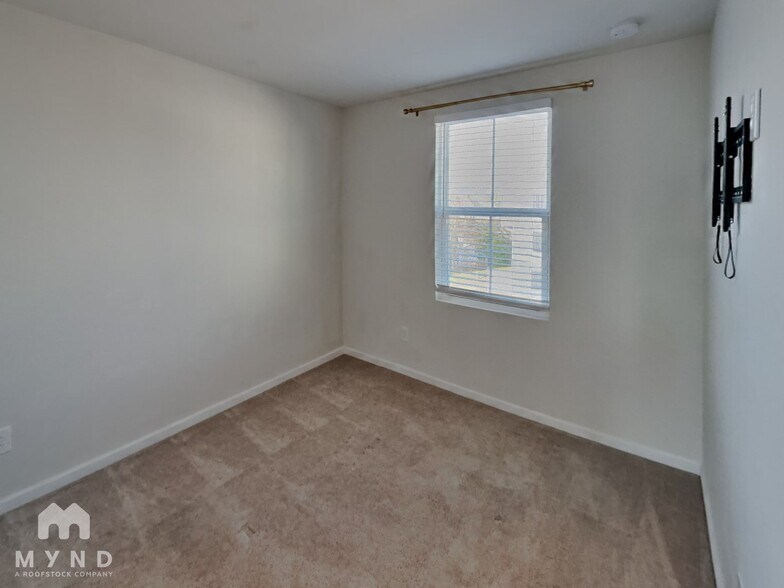 Building Photo - 2409 Fathom Wy