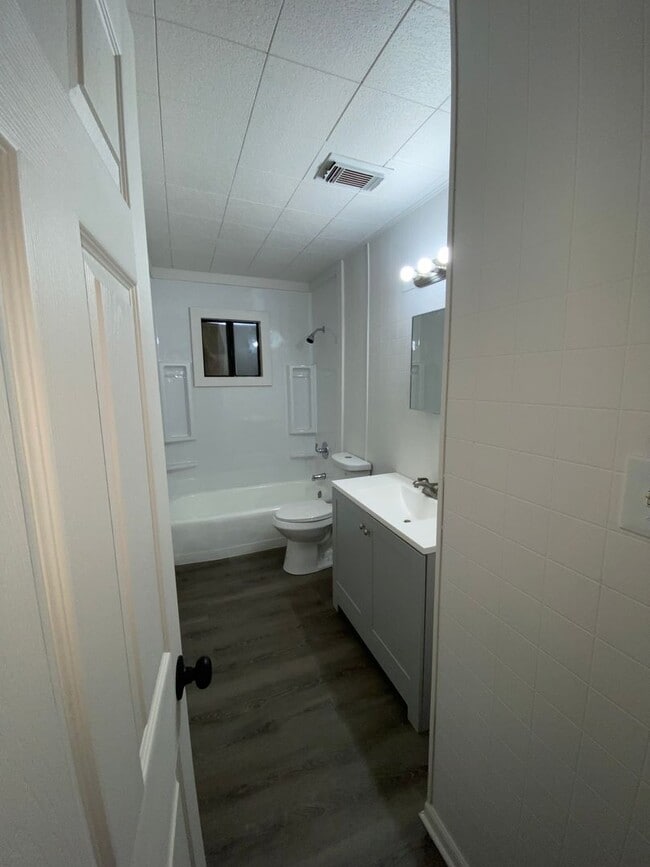 Building Photo - LIMITED TIME***1/2 OFF DEPOSIT**