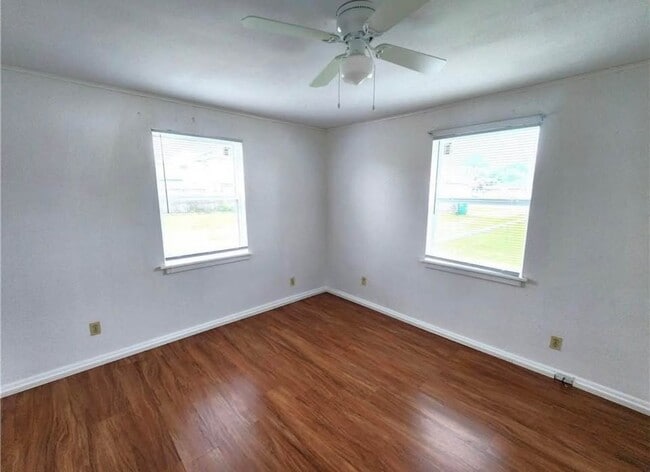 Building Photo - 734 Bellanger St