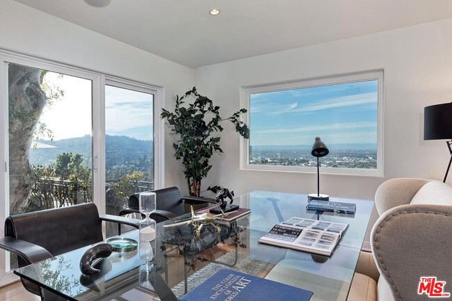 Building Photo - 3595 Wonder View Dr