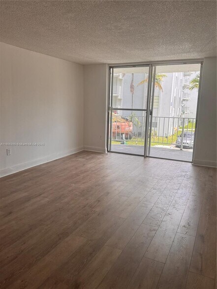 Building Photo - 496 NW 165th St