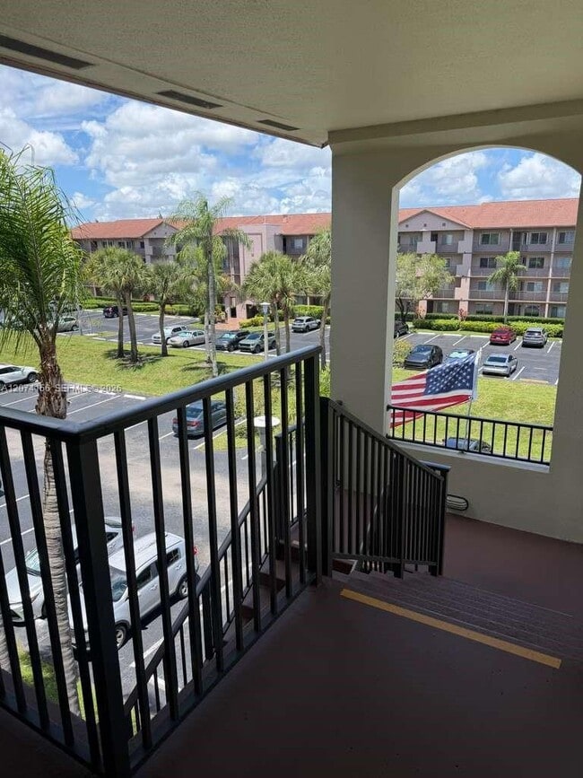 Building Photo - 1600 SW 127th Way