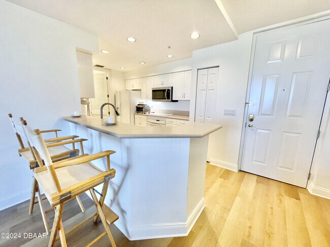 Building Photo - 4626 Harbour Village Blvd