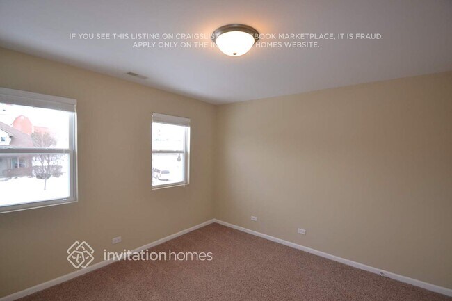 Building Photo - 878 Deer Path Dr